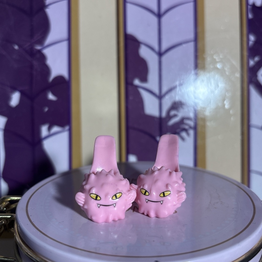 Monster High “Dead Tired” Lagoona Blue Wave 1 doll slippers.